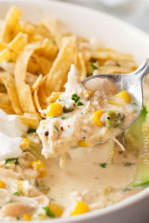 Creamy Crockpot White Chicken Chili .